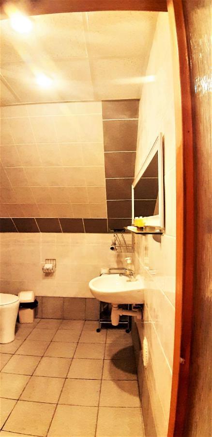 Atmatas Hotel Bernāti Kültér fotó